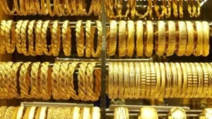 سعر الذهب عيار 21 يقترب من 6 آلاف جنيه وسط توقعات بتأثر الأسواق المحلية بخبرات سكرتير عام الشعبة السابق